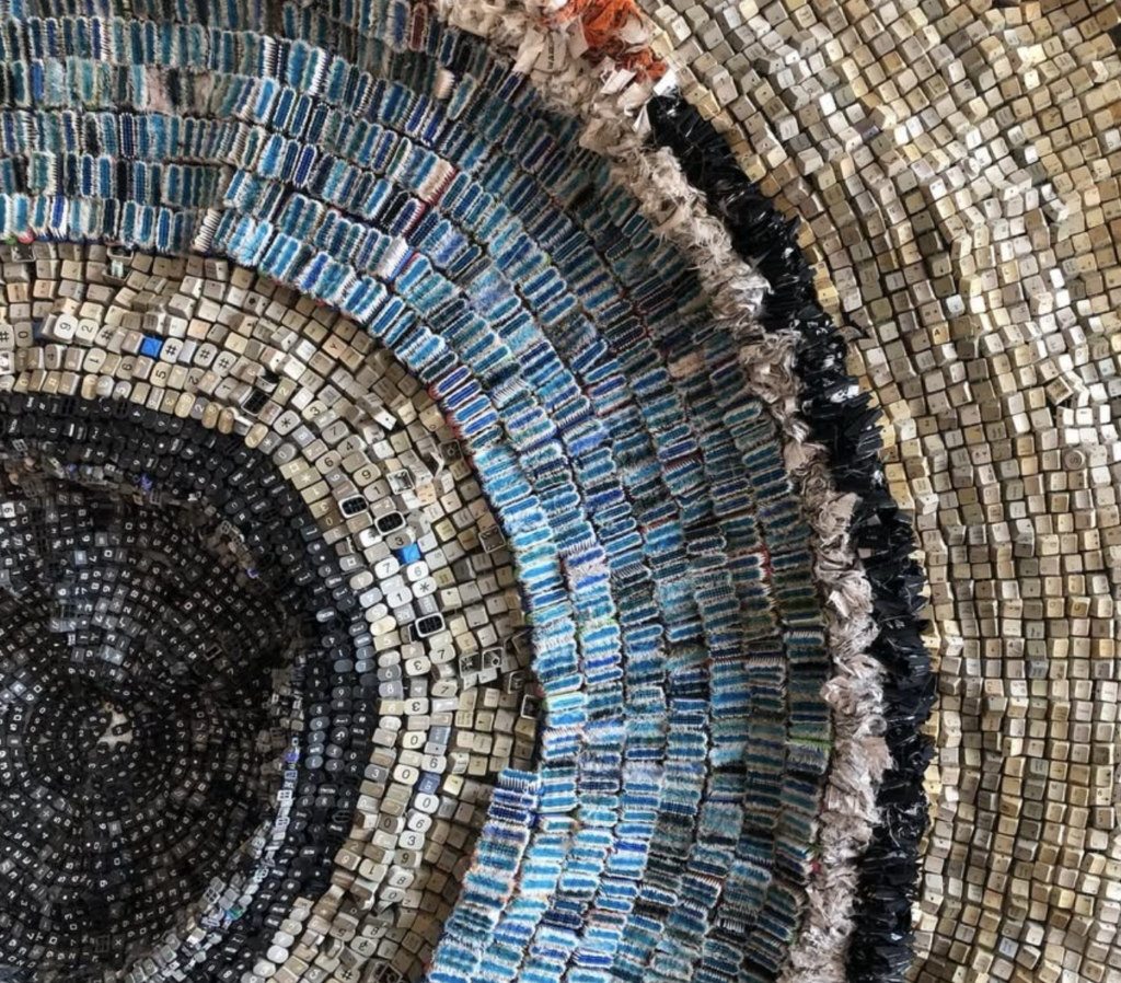 Détail d'une œuvre de Moffat Takadiwa